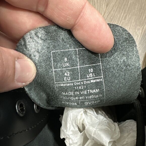 Dr Doc Martens 11821 Patent Leather Black Combat Boots Size 10 NICE - Picture 9 of 9